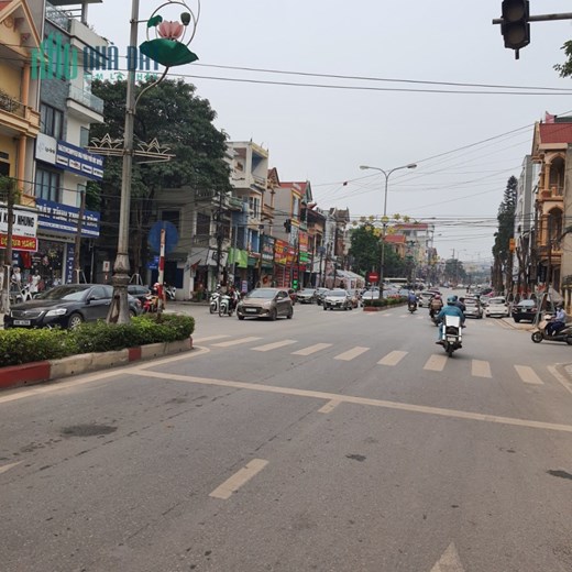 Bán nhà phố Mê Linh, Liên Bảo, Vĩnh Yên. DT 159m2