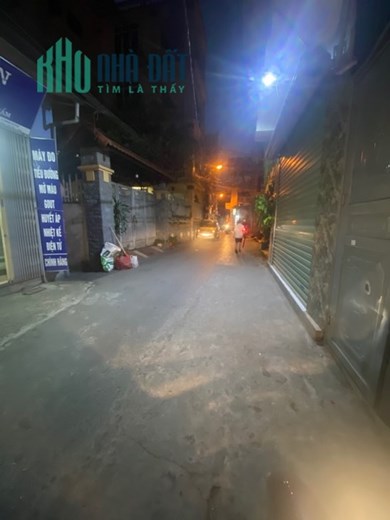 Bán đất Hưng Phúc, Yên Sở, tặng nhà cấp 4 mới tinh, ô tô qua nhà 43 m2, 3 tỷ 200