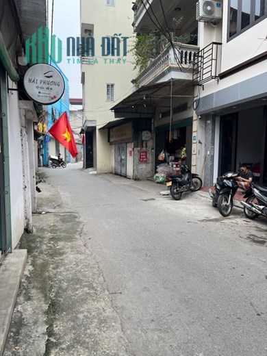 Bán đất Hưng Phúc, Yên Sở, tặng nhà cấp 4 mới tinh, ô tô qua nhà 43 m2, 3 tỷ 200