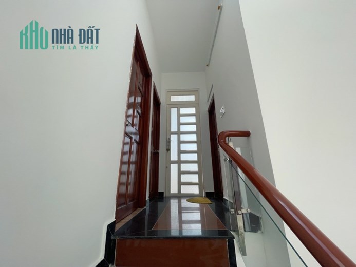 Cần bán nhà 4 lầu hẻm xe tải ngang 5,5m sổ vuông đẹp đường Thống Nhất, Gò Vấp