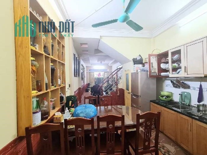 Bán nhà Đê La Thành 40m 4T 4PN ngõ thông 50m ra Xã Đàn vuông đẹp 4.4 tỷ