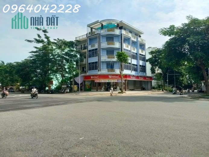 BÁN LỖ 2 TỶ NỀN GÓC ĐƯỜNG SONG HÀNH QL50 KDC PHONG PHÚ 4