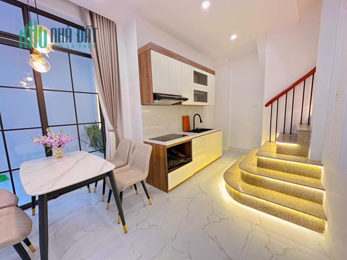 Bán nhà mặt ngõ Cự Lộc 51m x 4 tầng

Giá chào: 5.28 tỷ