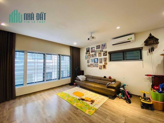 Phân lô, ô tô, vỉa hè, kinh doanh, 100m² giá 23 tỷ, mua bán nhà riêng Hoàng Quốc Việt, Cầu Giấy