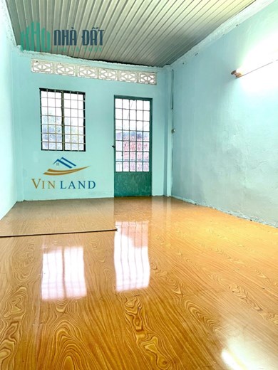 Cho thuê nhà 2PN có sân trồng rau nuôi gà gần chợ cổng 10 Long Bình
