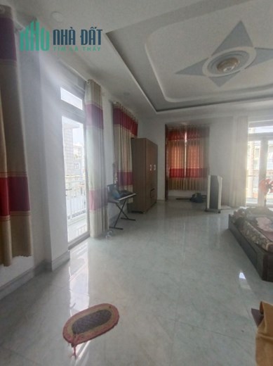Bán nhà mặt tiền KD 124m2, 4 tầng, 7m x 18m giá 7.76 tỷ Tân Xuân Hóc Môn