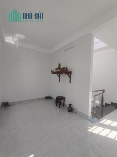 Bán nhà mặt tiền KD 124m2, 4 tầng, 7m x 18m giá 7.76 tỷ Tân Xuân Hóc Môn