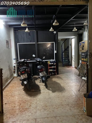Sang gấp quán cafe tại địa chỉ 60/5 Lâm Văn Bền, Q7, TP Hồ Chí Minh