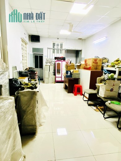 Mặt tiền kinh doanh 126m2, 3 tầng, 4m x 31.5m Tân Xuân Hóc Môn