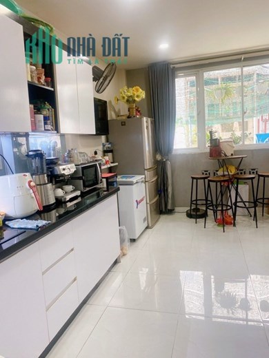 NHỈNH 5 TỶ - XE TẢI ĐẬU CỬA -NGAY HÀNG XANH- SÁT QUẬN 1,
,