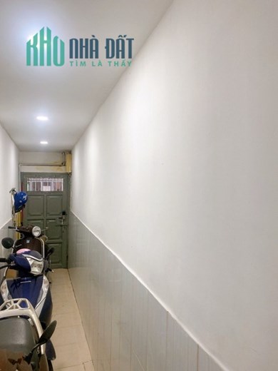 NHỈNH 5 TỶ - XE TẢI ĐẬU CỬA -NGAY HÀNG XANH- SÁT QUẬN 1,
,