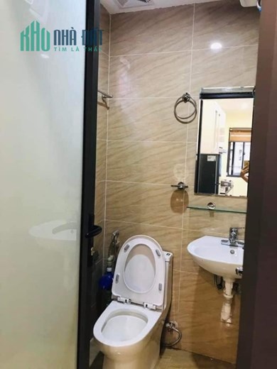 Nhượng phòng tầng 5 tại ngõ 29 ngách 27 nhà số 2 phố Dịch Vọng, Cầu Giấy, Hà Nội.