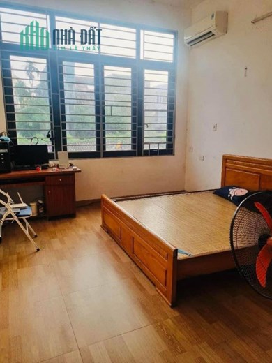 Mặt phố âu cơ.trong đê,4m mặt tiền,5 tầng, trên 11 tỷ có TL