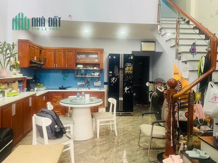 NHÀ, ĐƯỜNG SỐ 4, BÌNH HƯNG HÒA B, BÌNH TÂN. 2 MẶT TIỀN, XE HƠI VÀO NHÀ, NGAY CHỢ BÌNH THÀNH, 800M