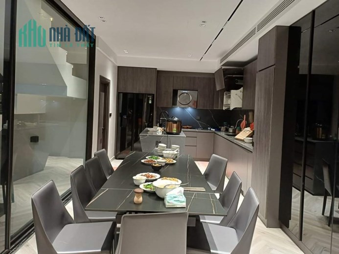 SIÊU ĐẸP ! hoàng quốc việt cầu giấy VILA 6T vỉ hè ôtô tránh>33tỷ 102m