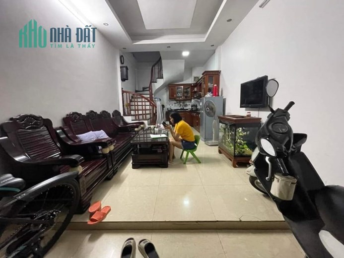 BÁN LUÔN NHÀ TÂN MAI, RẺ NHẤT KV. Ô TÔ 7 CHỖ VÀO NHÀ DT 56 M × 5T DÂN XÂY