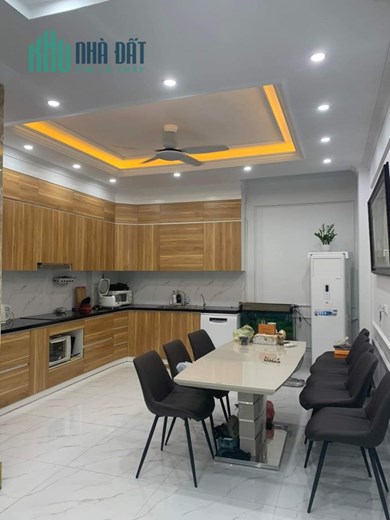 NHỈNH 4 TỶ, HOA HẬU QUANG TRUNG, 37M, Ô TÔ ĐỖ