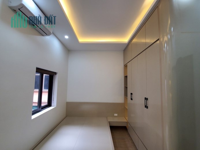 Cơ Hội Hiếm Có: Nhà 2 Mặt Ngõ, OTO Đỗ Cửa Lê Trọng Tấn 44m2, 7 Tỷ