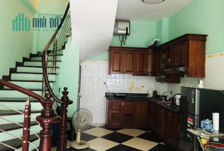 SIÊU HIẾM CẦU GIẤY - BÁN GẤP - NHÀ ĐẸP Ở NGAY - DÂN TRÍ CAO – AN NINH TỐT – 4 TẦNG, 37M2, 4.5 TỶ