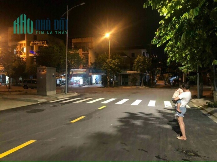 Sở hữu nhà mặt tiền đối diện công viên Khue trung, Q. Cẩm Lệ đẹp