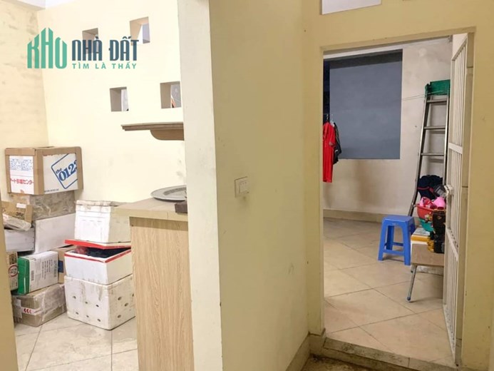 -> 38m2, 5 tầng, rộng 3,6m - giá 4 tỷ