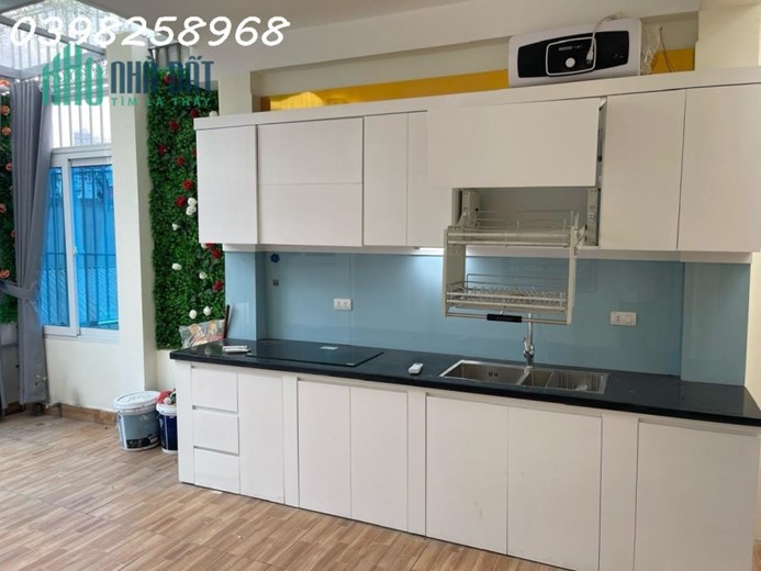 BÁN GẤP NHÀ HOÀNG HOA THÁM, 30m2x 5T, MT4m, Ô TÔ ĐỖ CỔNG, THANG MÁY, KINH DOANH, CHỈ HƠN 5 TỶ
