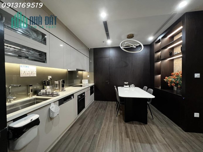 BÁN GẤP NHÀ HOÀNG HOA THÁM, 32m2x 5T, MT4m, Ô TÔ ĐỖ CỔNG, THANG MÁY, KINH DOANH, CHỈ HƠN 5 TỶ