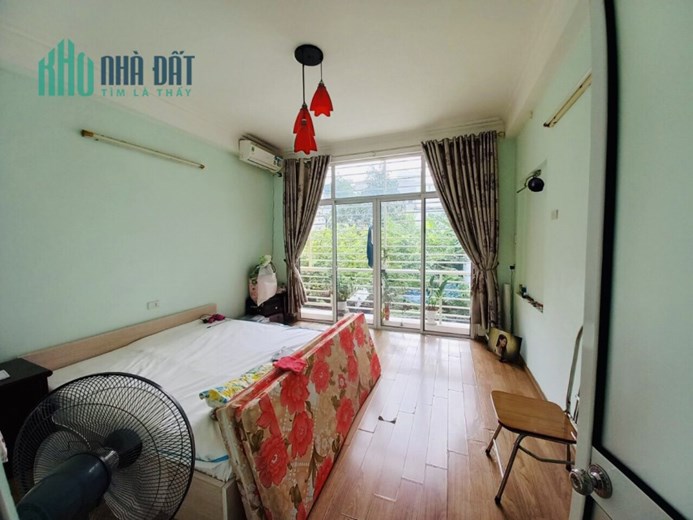 BÁN NHÀ 35M2, GẦN HỒ TÂY ĐƯƠNG LẠC LONG QUÂN 4 TẦNG MT 4.2M, GIÁ  HƠN 4.4 TỶ