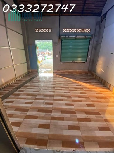 E cần nhượng lại mặt bằng hiện tại đang buôn bán đồ ăn gần KTX Khu B có chỗ để xe thoải mái Địa