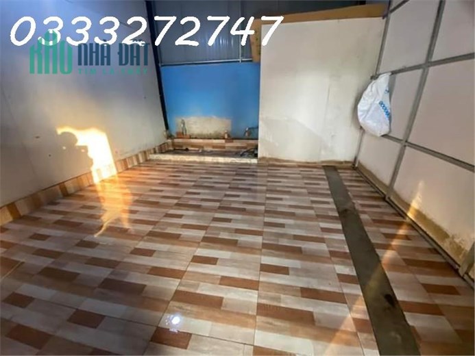 E cần nhượng lại mặt bằng hiện tại đang buôn bán đồ ăn gần KTX Khu B có chỗ để xe thoải mái Địa