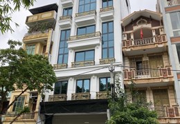...Bán toà VP mặt phố GIẢI PHÓNG . Dt 380m2* 9 tầng Mt 10m. Giá 130 tỷ
