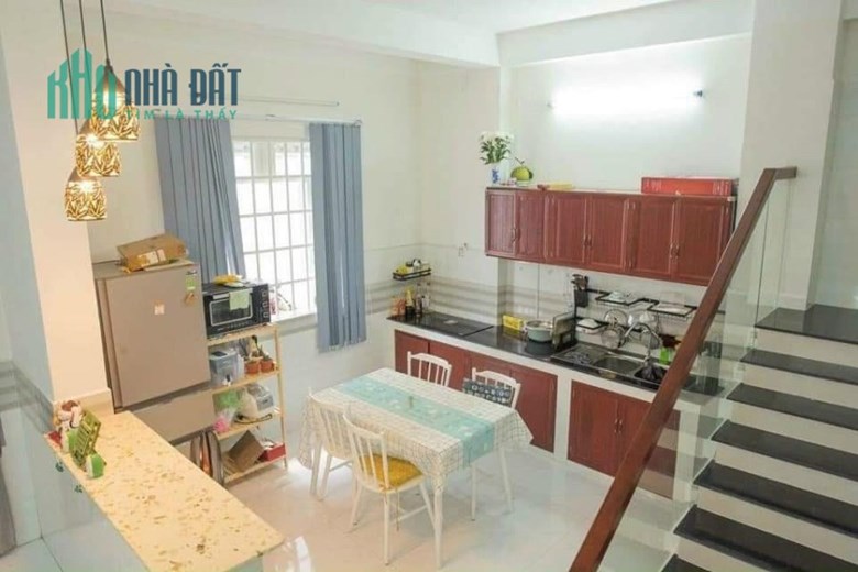 Chuyển công tác cần bán nhà 85.4m2 giá chỉ nhỉnh 4 tỷ đường Phan Văn Hớn, Quận 12.