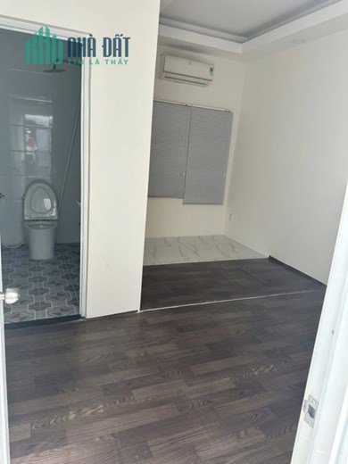 HẺM 7 CHỖ QUAY ĐẦU THẲNG 1 TRỤC NGUYỄN XÍ,55M2 2 LẦU 3PN BTCT HOÀN CÔNG ĐỦ 4 TỶ TL