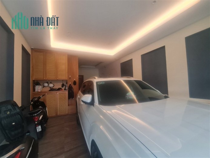 Bán nhà Nguyễn Xiển, ngõ ô tô tránh, vỉa hè, kinh doanh, DT 61m2 x 5T, MT4,8m.