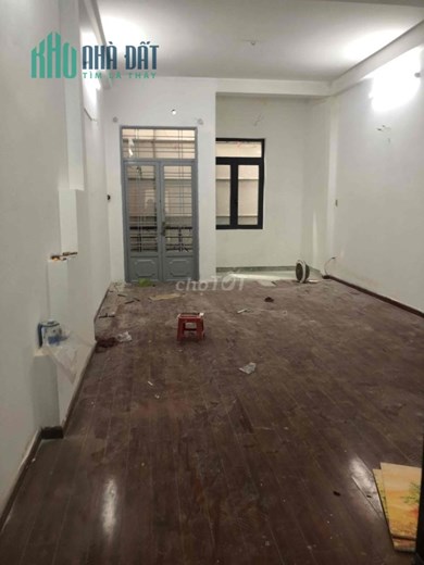 Nhà 3 tầng MTKD đường Cộng Hòa, 35 triệu