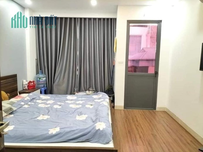Bán nhà Cầu Am 30m2, 5 tầng giá 4.95 tỷ