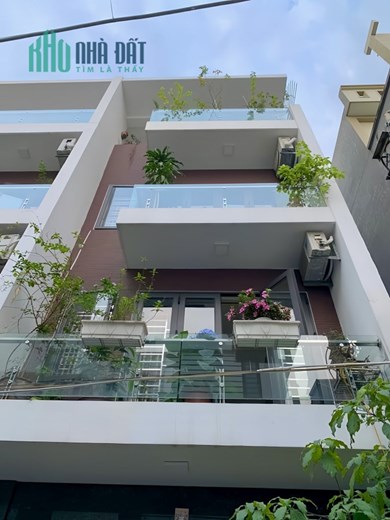 Bán nhà 3 tầng đầu đường Núi Thành, Nhà Mới, Giá nhỉnh 4 tỷ