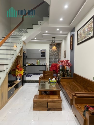Bán nhà 3 tầng đầu đường Núi Thành, Nhà Mới, Giá nhỉnh 4 tỷ