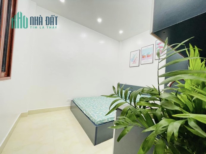 Siêu rẻ! Kim Giang, Hoàng Mai 45m²x5 tầng, 3.3m mặt tiền.kinh doanh cho thuê 350 triệu/năm