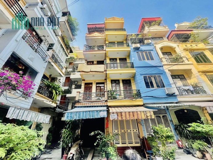 Nhà đẹp gần hồ B52, ô tô đỗ cửa, 5,3 tỷ
