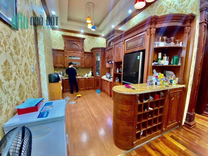 Bán biệt thự víp 300M toàn gỗ dát vàng có thang máy ngay lô 11  Đằng Hải Hải An