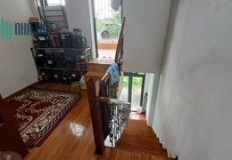 Bán nhà Gia Quất, 2 tầng 3 ngủ, Dt 46m, ô tô vào nhà, giá hơn 4 tỷ.