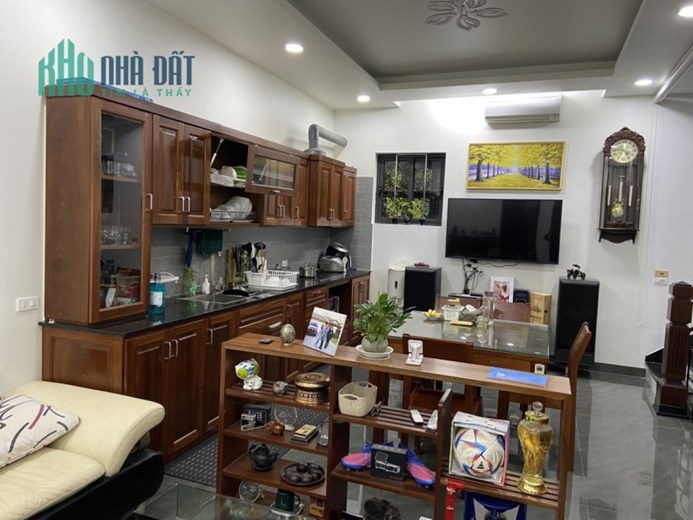 Bán nhà 2 tầng 67M full nội thất sân cổng Đằng Hải Hải An 3ty6