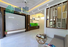 Bán nhà xây mới Nguyễn Tường Loan, 43m 4 tầng GIÁ 2.85 tỉ sân riêng