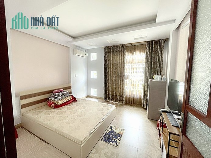 Bán nhà lô 22 Lê Hồng Phong, diện tích 38m 4 tầng GIÁ 5.2 tỉ vị trí đẹp
