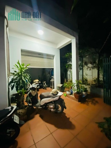 Bán Biệt Thự Mini Xã Đàn 120m2, 3 Tầng, MT 12m, giá 18 Tỷ