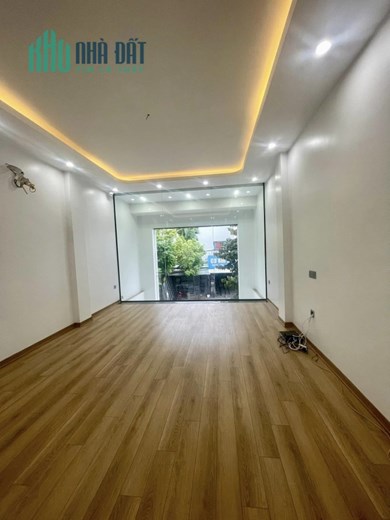 Bán nhà mới tinh mặt đường Khúc Thừa Dụ, 72m 4 tầng GIÁ 6.5 tỉ Thang Máy xịn sò