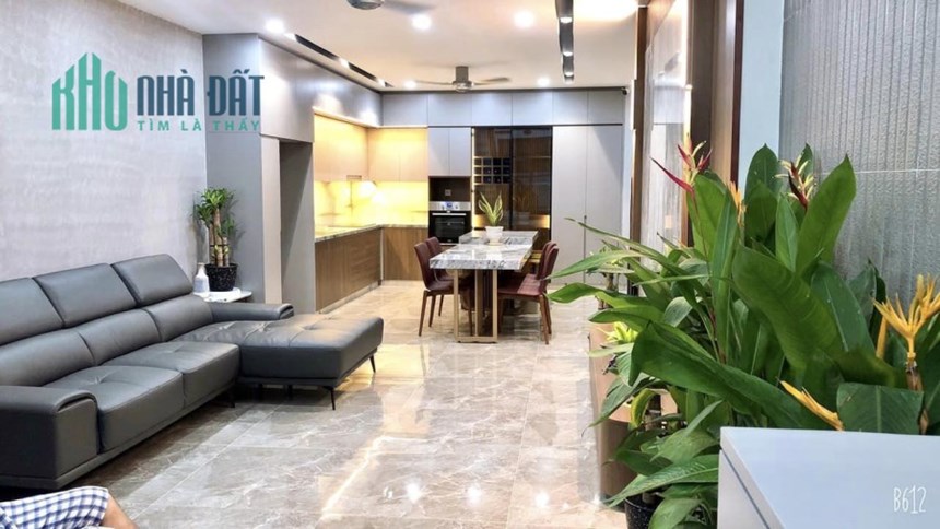 NHÀ TÂN BÌNH, 5 x20m, ĐƯỜNG HẺM LỚN, Ô TÔ NGỦ TRONG NHÀ,SỔ ĐẸP, GIÁ TỐT