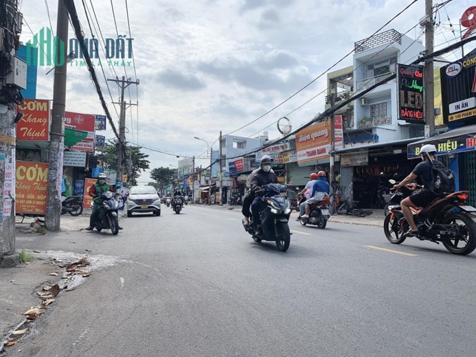 NHÀ TÂN BÌNH, 5 x20m, ĐƯỜNG HẺM LỚN, Ô TÔ NGỦ TRONG NHÀ,SỔ ĐẸP, GIÁ TỐT