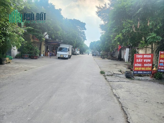 KHU VỰC VIP, XE CONTAINER TRÁNH, KINH DOANH ĐẲNG CẤP, XUNG QUANH NHIỀU NHÀ HÀNG, PHÂN XƯỞNG, TẠI